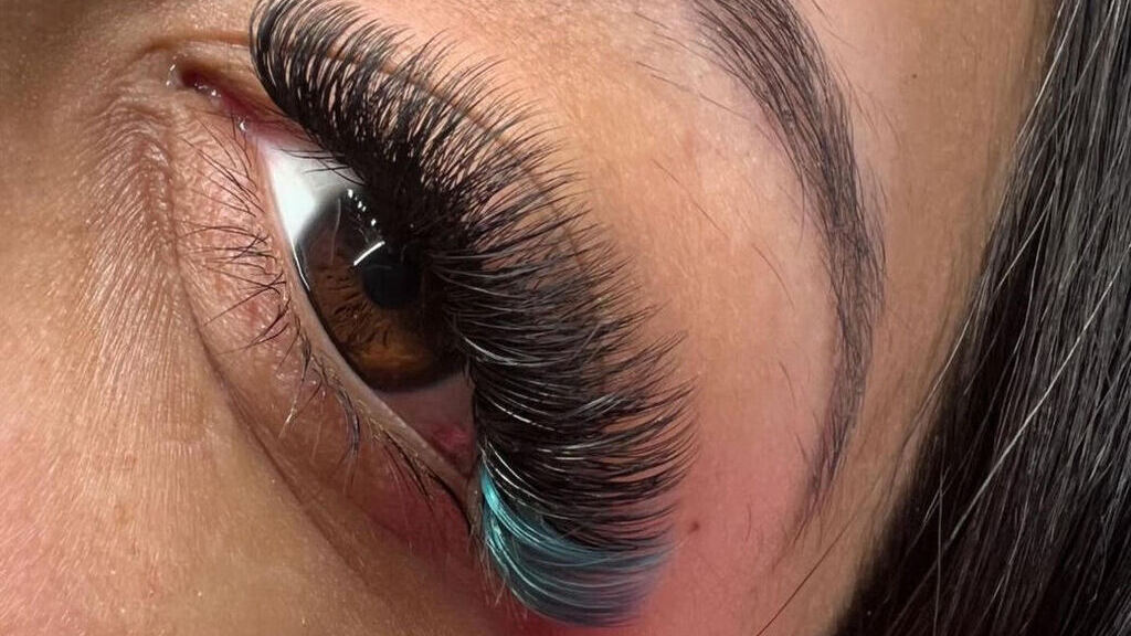 Colored Lashes: Green Colored Lashes: Green