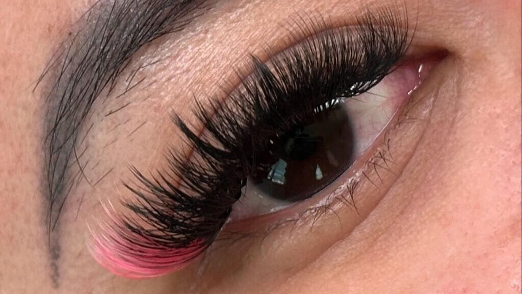 Colored Lashes: Red Colored Lashes: Red